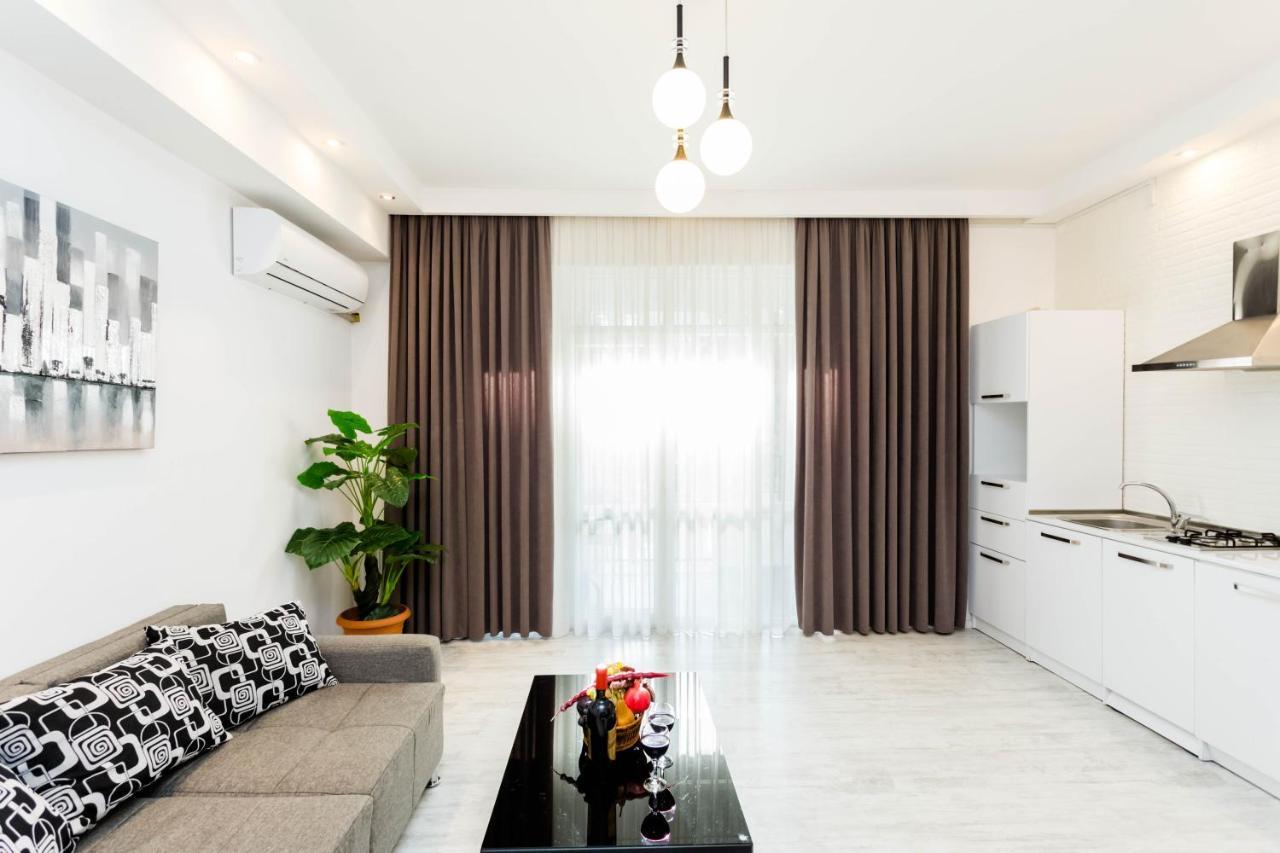 Luxury Apartment In The City Centre Tbilisi Exterior photo